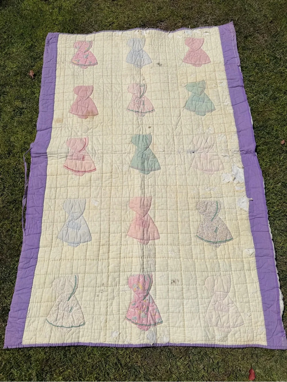 VTG Sunbonnet Sue Baby Lap Quilt Hand Sewn Purple Pastel 35x53 Damaged Cutter